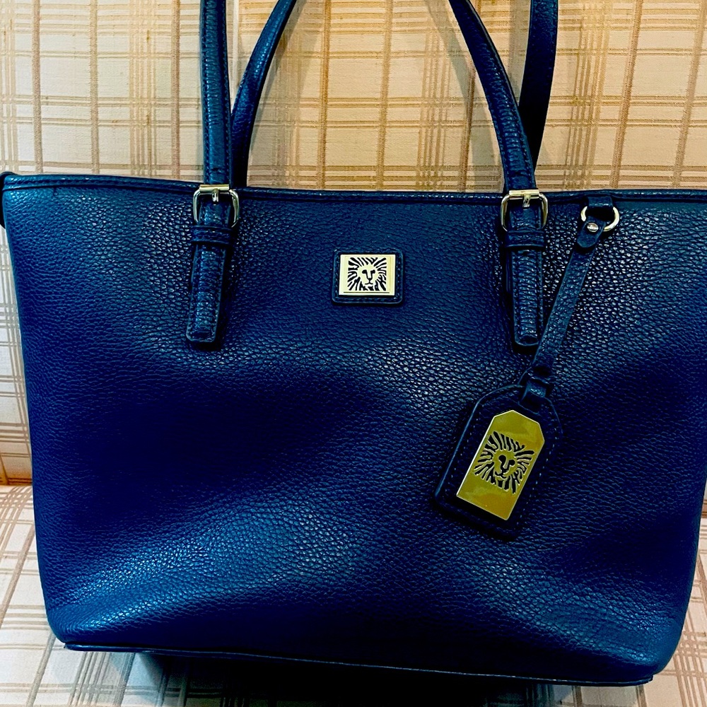 Beautiful Anne Klein Leather Purse
